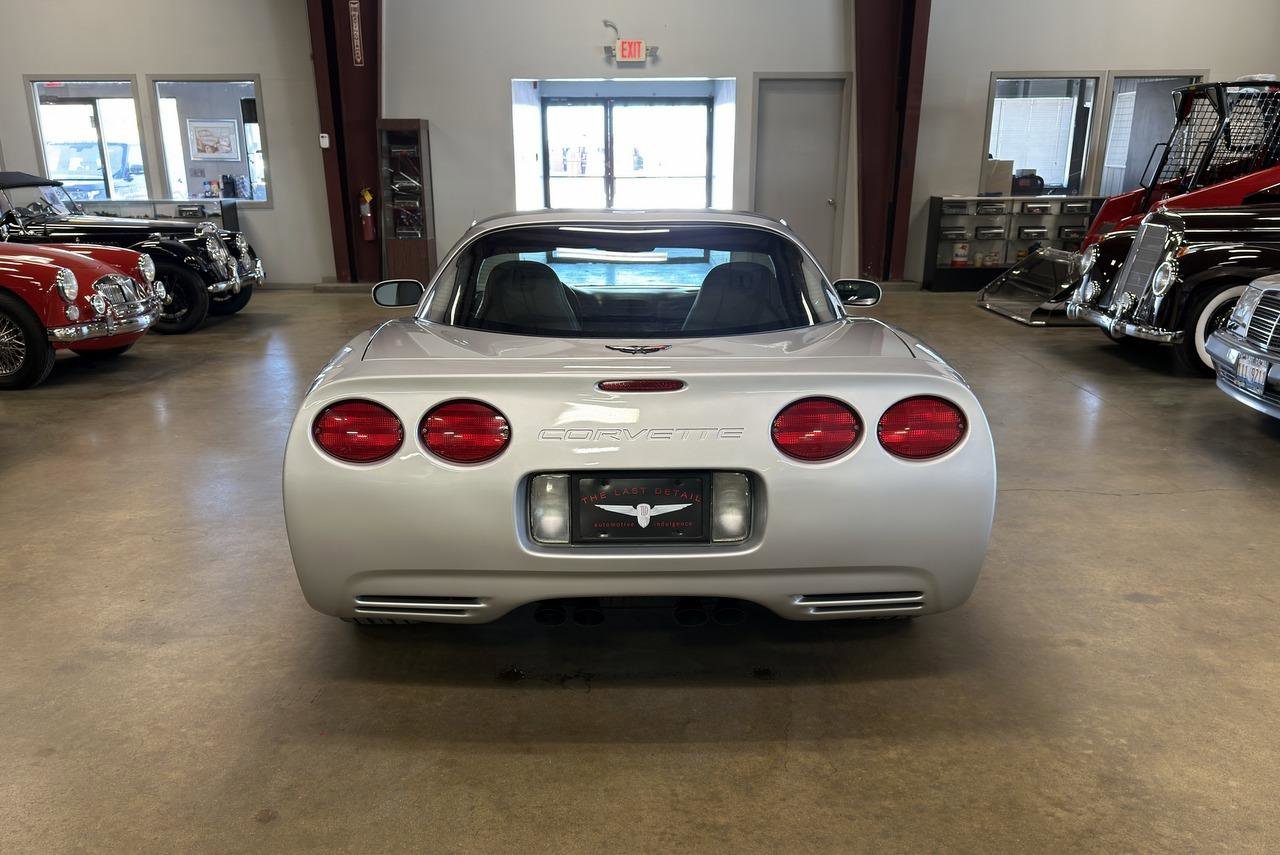 Used 1997 Chevrolet Corvette Coupe w/ Memory Pkg RWD image 17