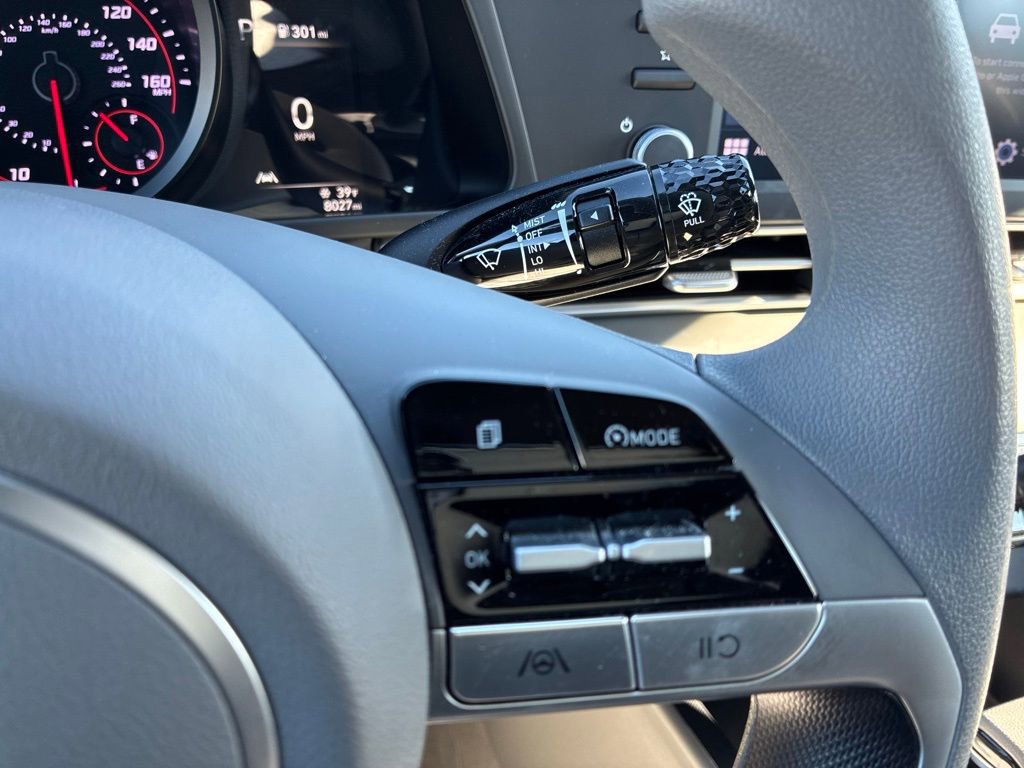 Used 2023 Hyundai Elantra SEL image 24