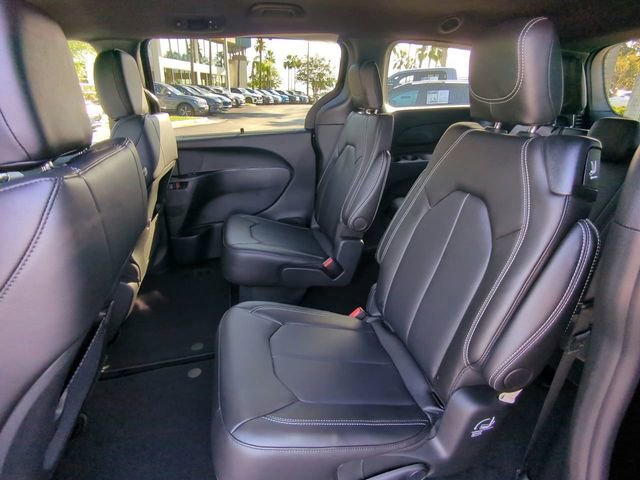 New 2026 Chrysler Voyager LX image 17