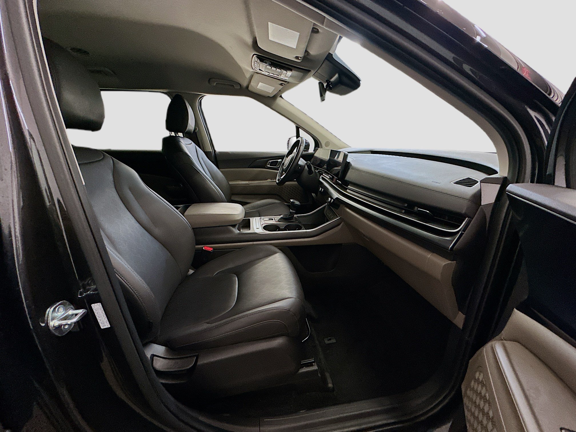 Used 2026 Kia Carnival FWD image 33