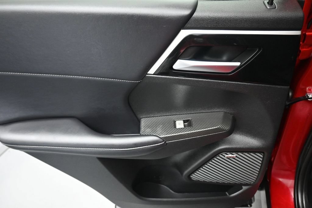 Used 2025 Mitsubishi Outlander AWD image 33