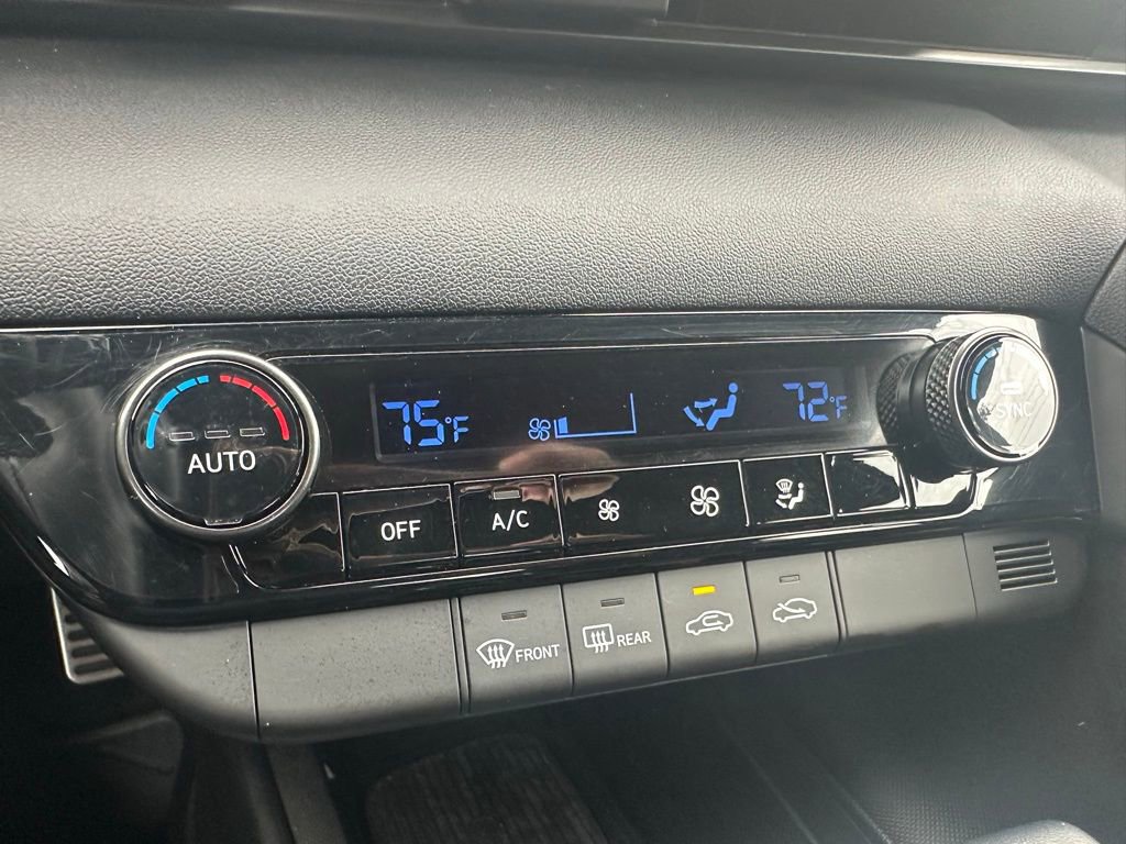 Used 2025 Hyundai Elantra Sport image 17