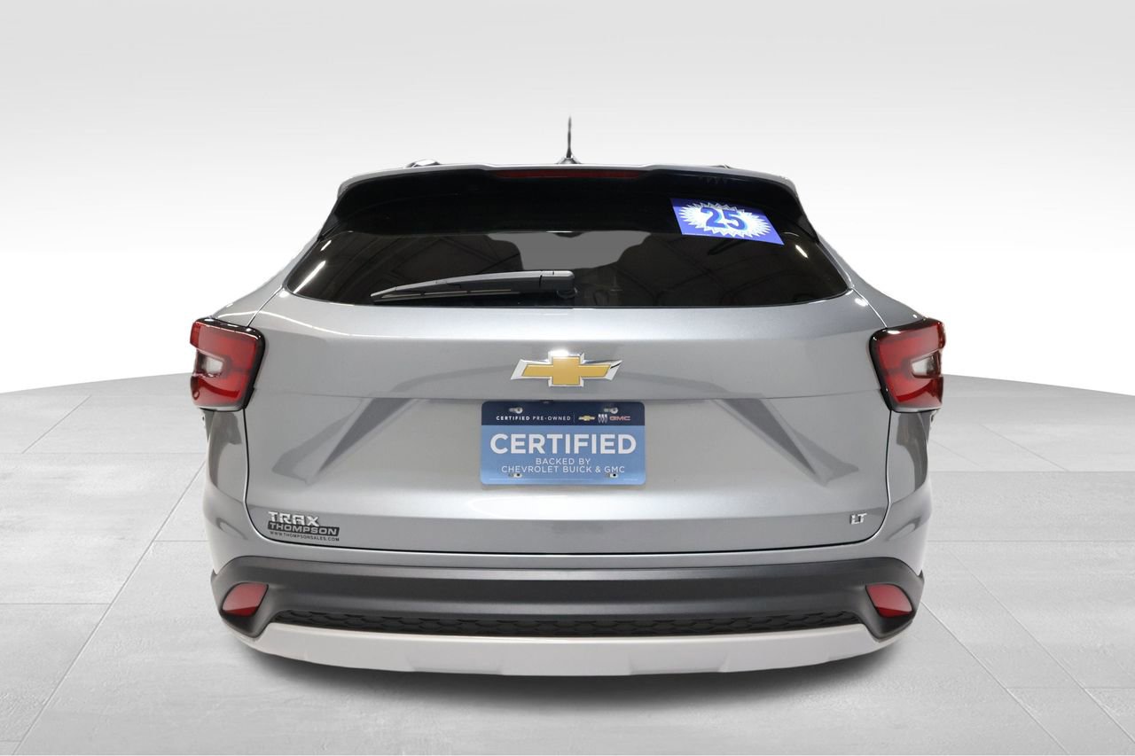 Certified 2025 Chevrolet Trax LT image 3