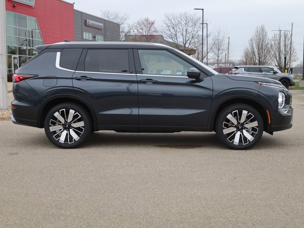 New 2025 Mitsubishi Outlander SEL image 11