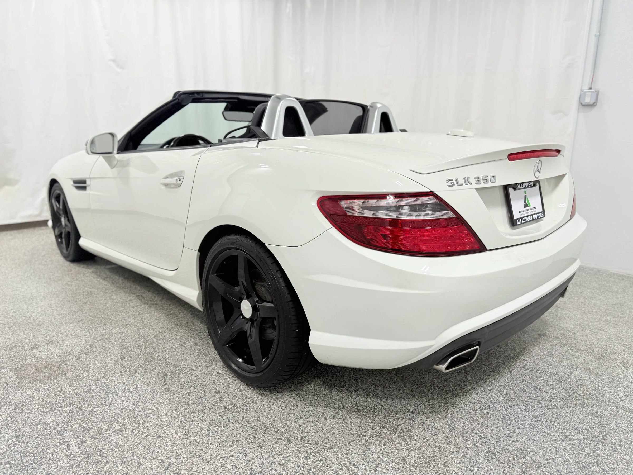 Used 2013 Mercedes-Benz SLK 350 image 9