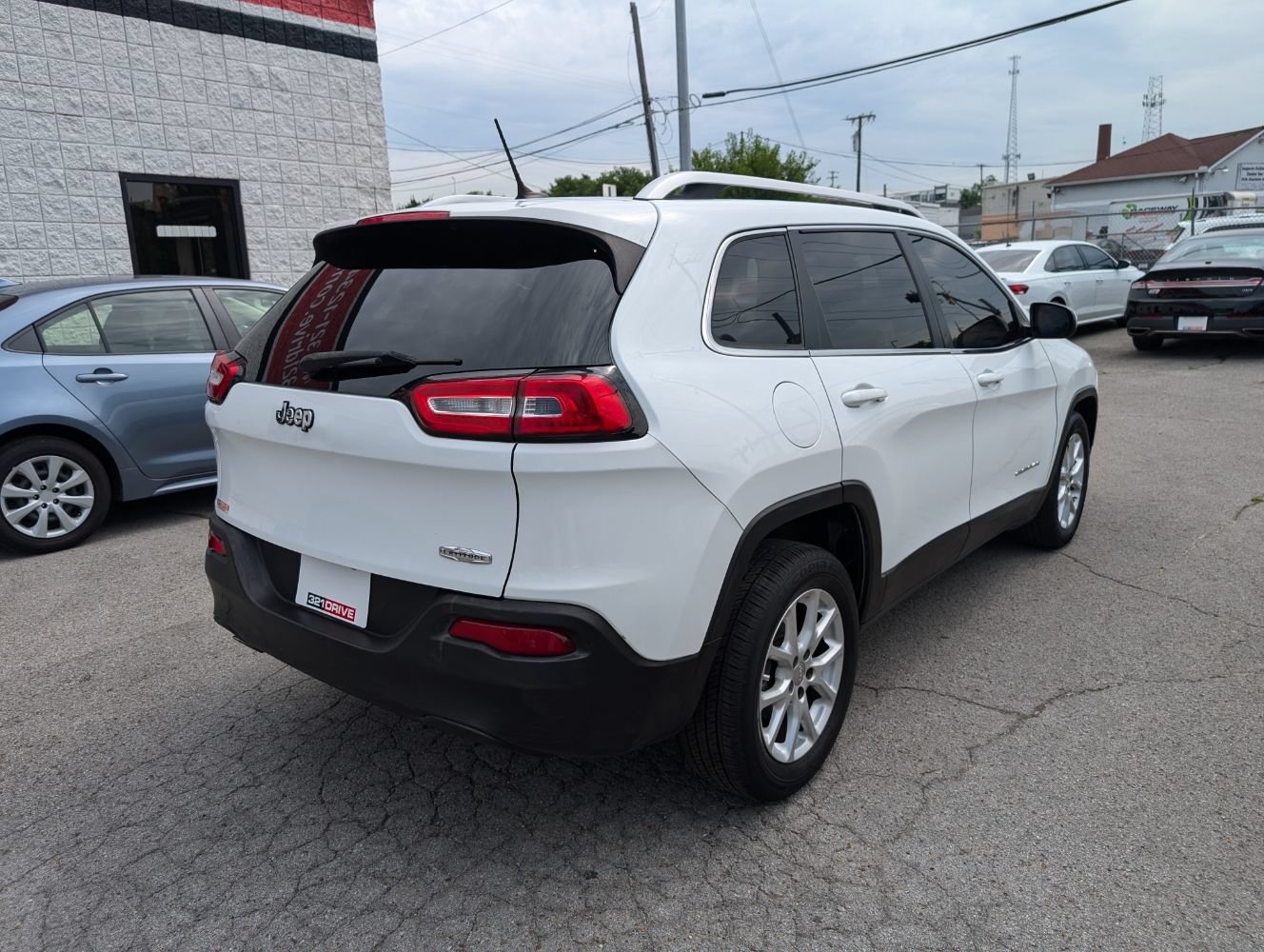 Used 2014 Jeep Cherokee Latitude FWD image 6