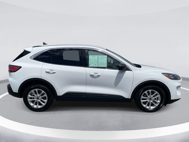 Used 2022 Ford Escape SE FWD image 3