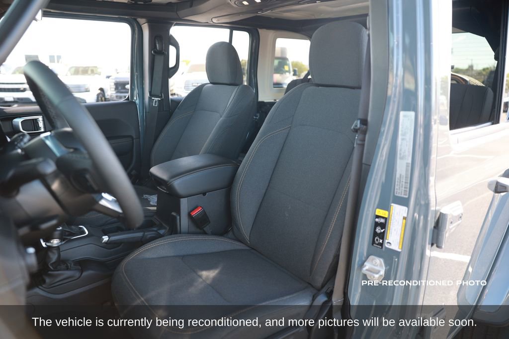 Used 2025 Jeep Wrangler Sahara 4xe w/ Safety Group image 11