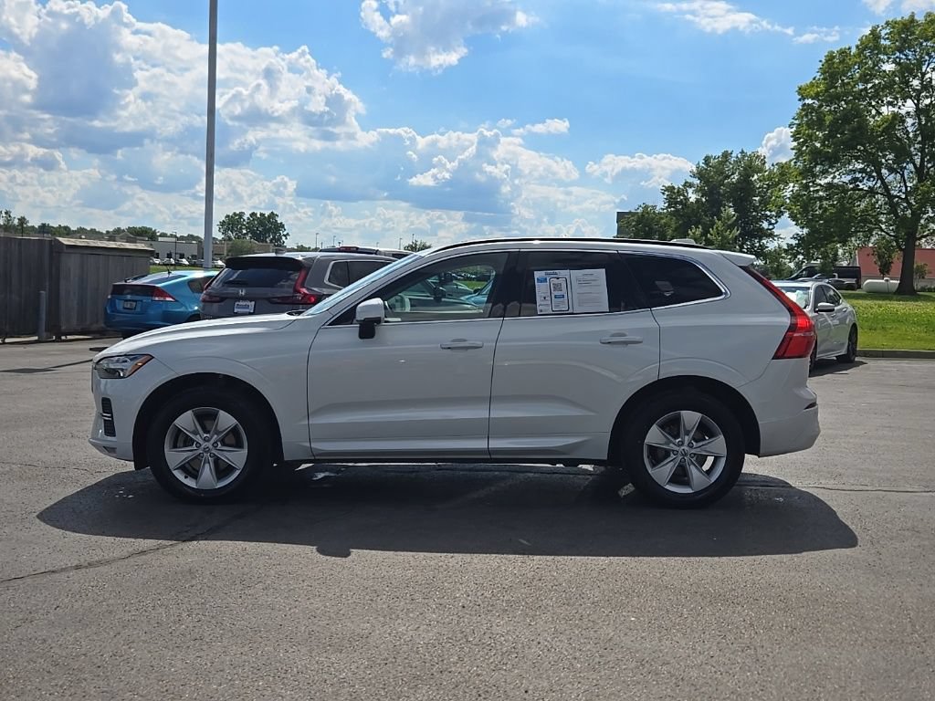 Used 2022 Volvo XC60 B5 Momentum AWD/4WD image 4
