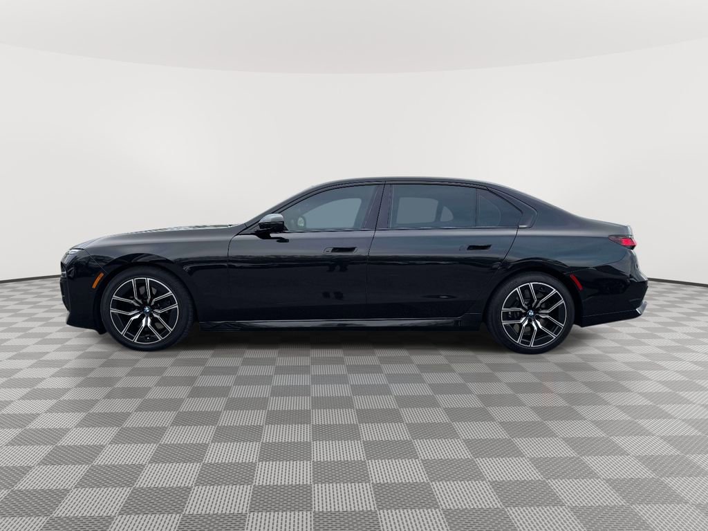 Used 2023 BMW 760i xDrive w/ Parking Assistance Package AWD/4WD image 4