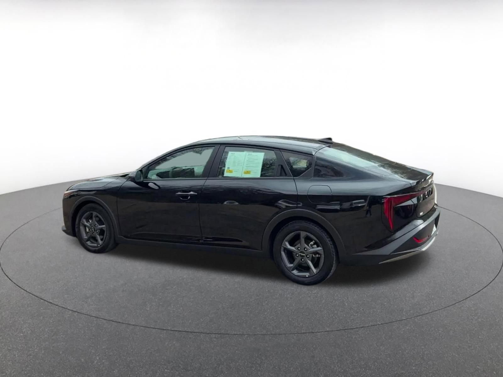 Used 2025 Kia K4 LXS image 10