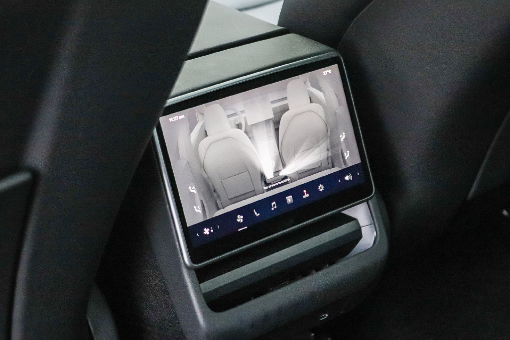 Used 2026 Tesla Model 3 RWD image 17
