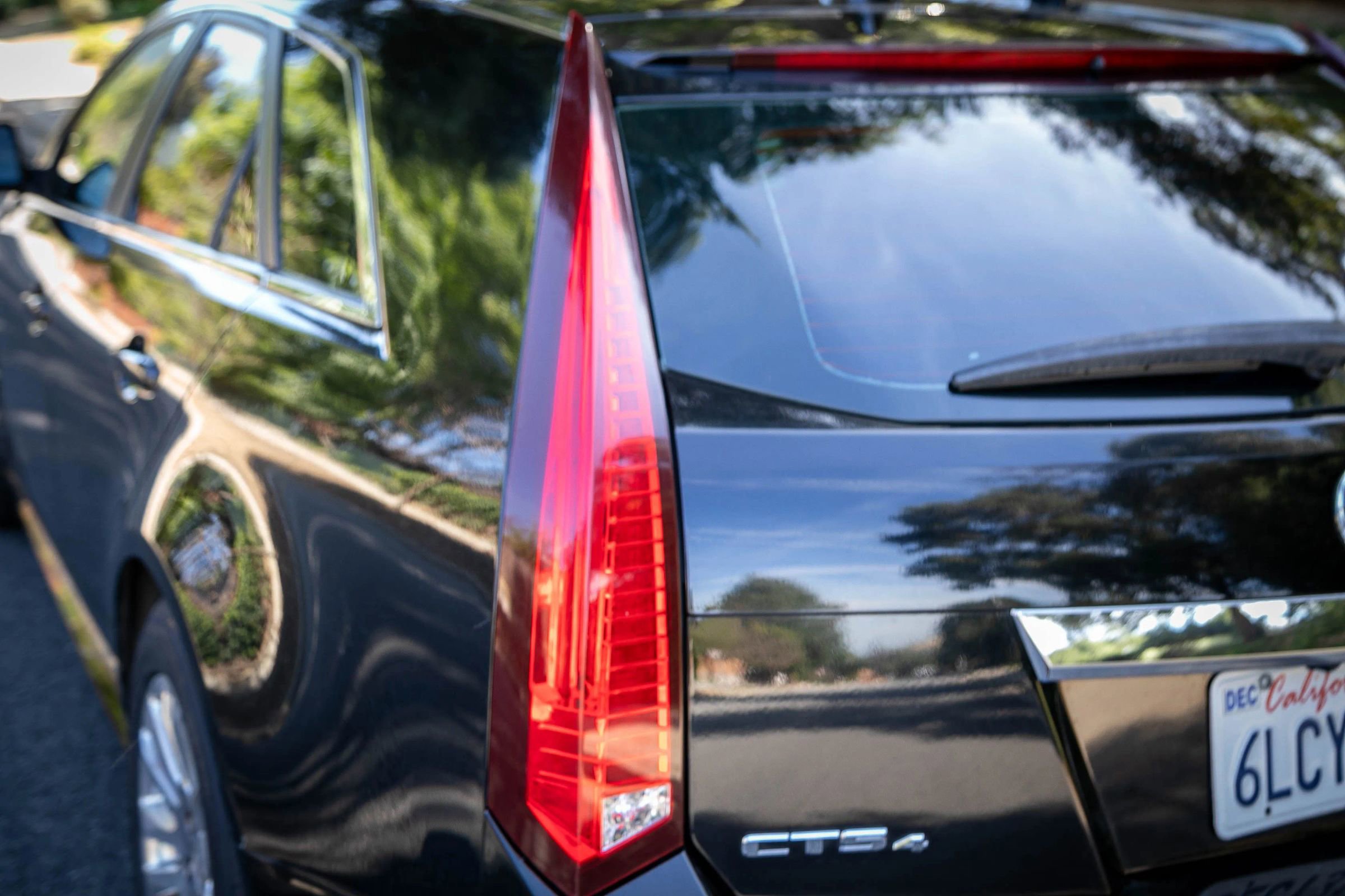 Used 2010 Cadillac CTS Premium image 10