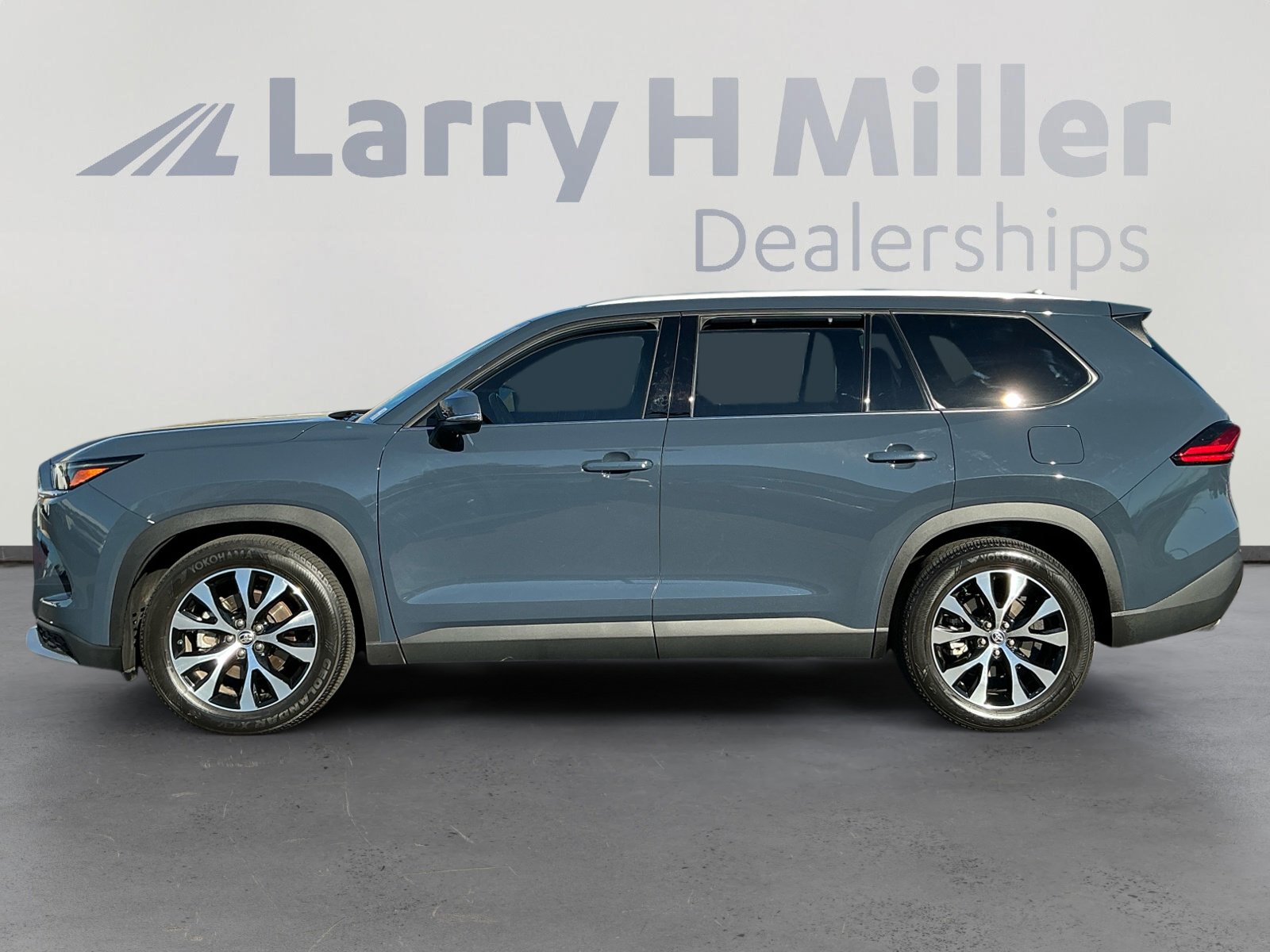 Used 2024 Toyota Grand Highlander AWD Hybrid image 2