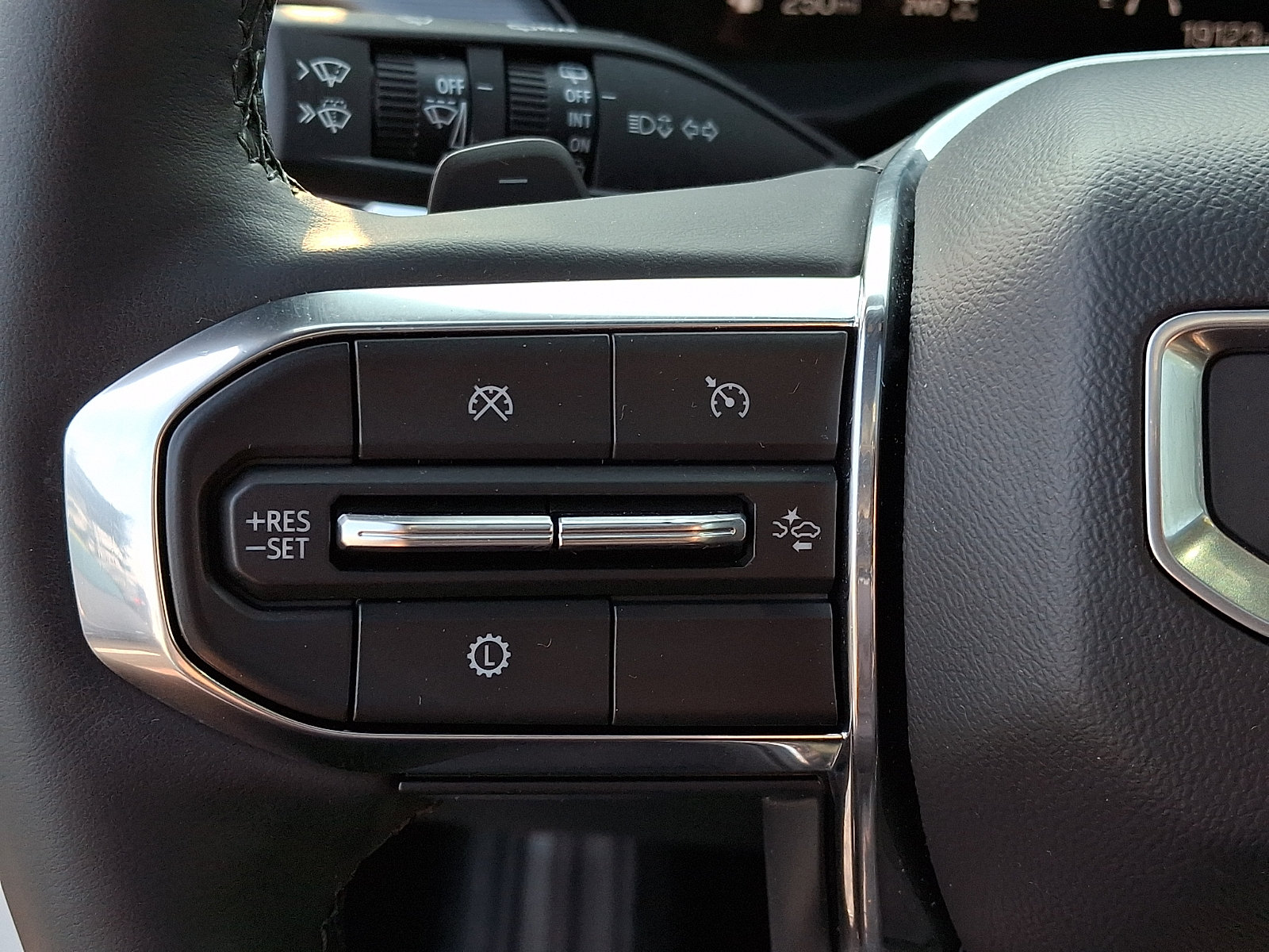 Certified 2024 GMC Acadia Elevation AWD/4WD image 22
