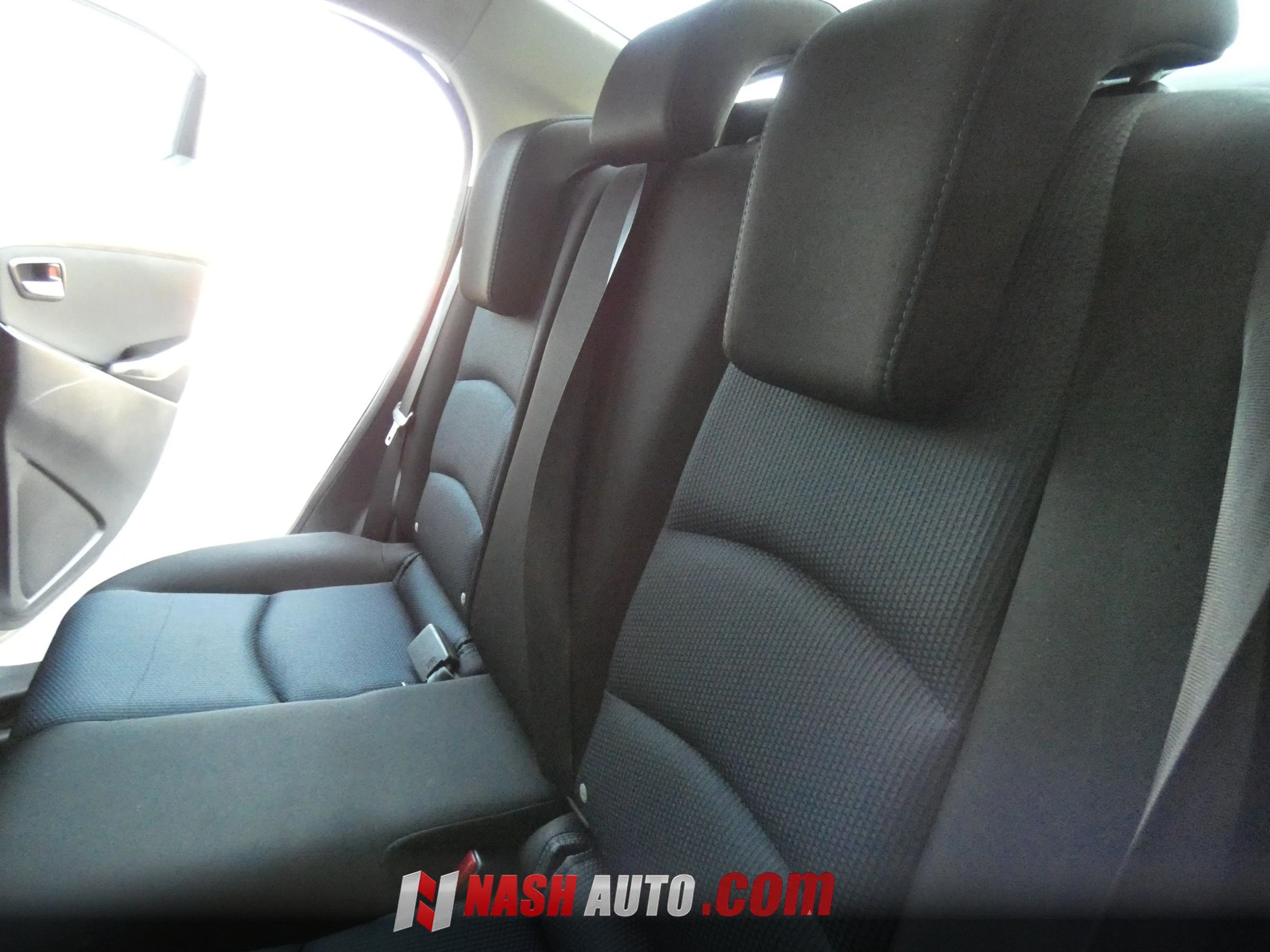 Used 2019 Toyota Yaris LE FWD image 43