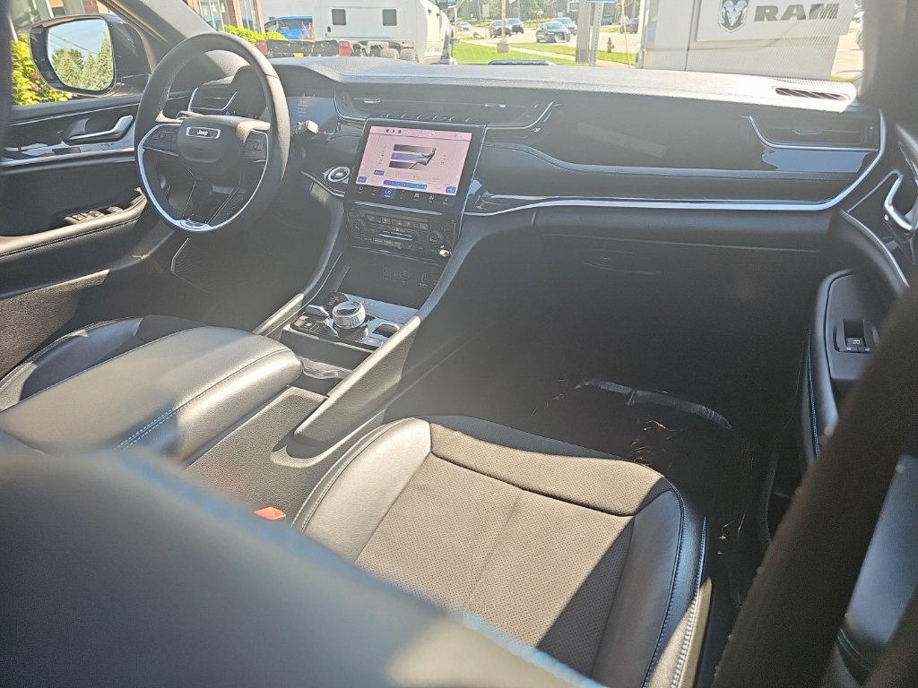 Certified 2024 Jeep Grand Cherokee Trailhawk w/ Advanced Protech Group II AWD/4WD image 29