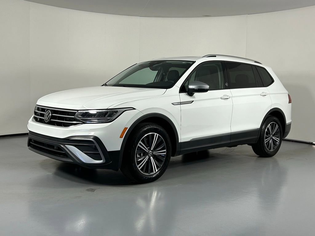 Used 2024 Volkswagen Tiguan Wolfsburg Edition FWD image 3
