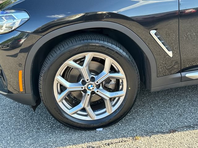 Used 2024 BMW X4 xDrive30i w/ Parking Assistance Package AWD/4WD image 11