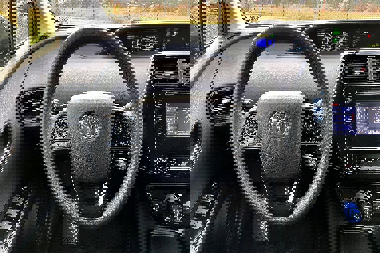 Used 2019 Toyota Prius LE image 6