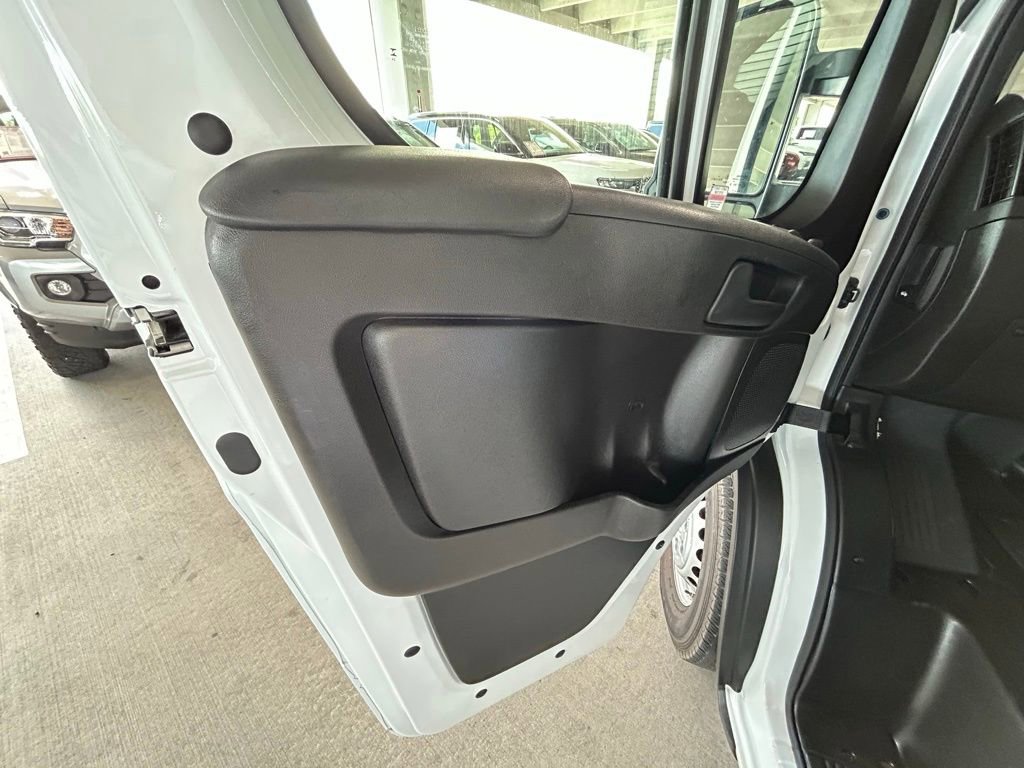 Used 2024 RAM ProMaster 2500 w/ Convenience Group image 40