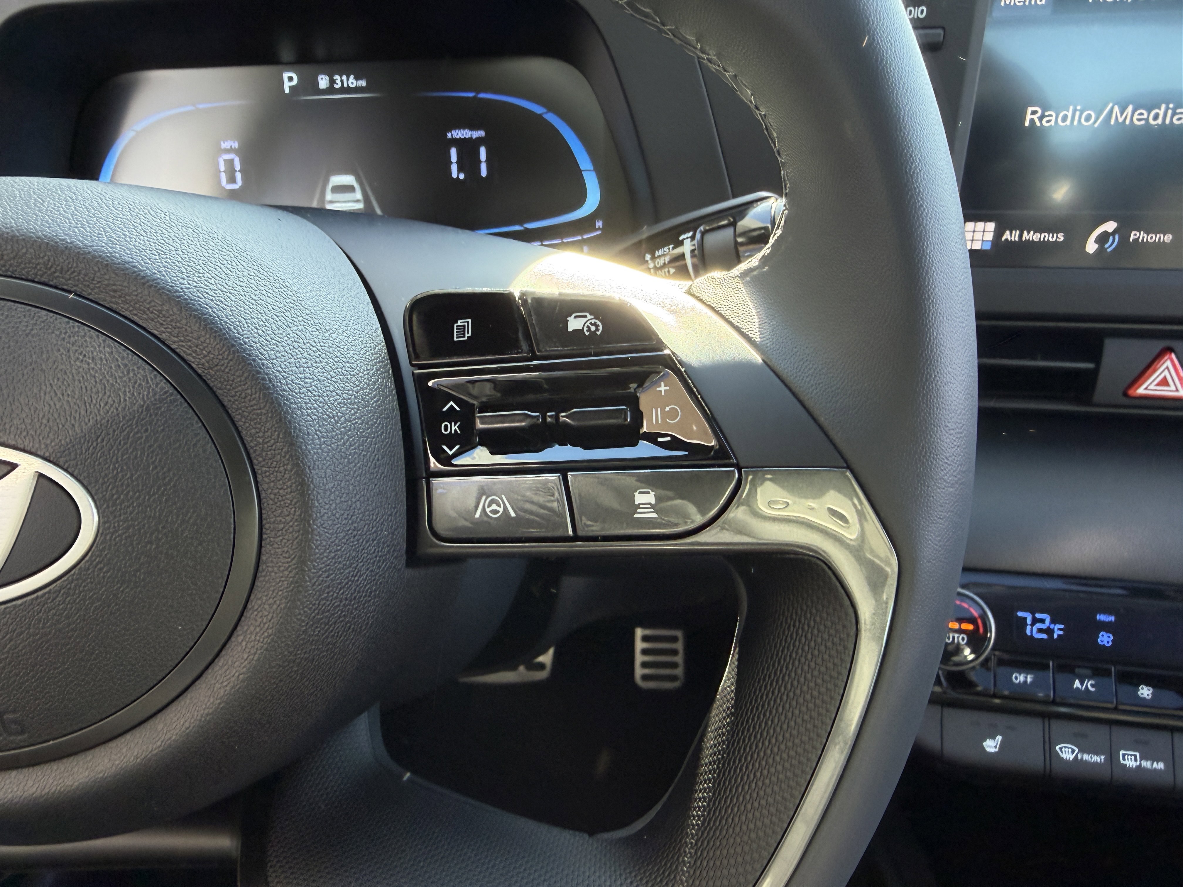 New 2026 Hyundai Elantra SEL Sport FWD image 25