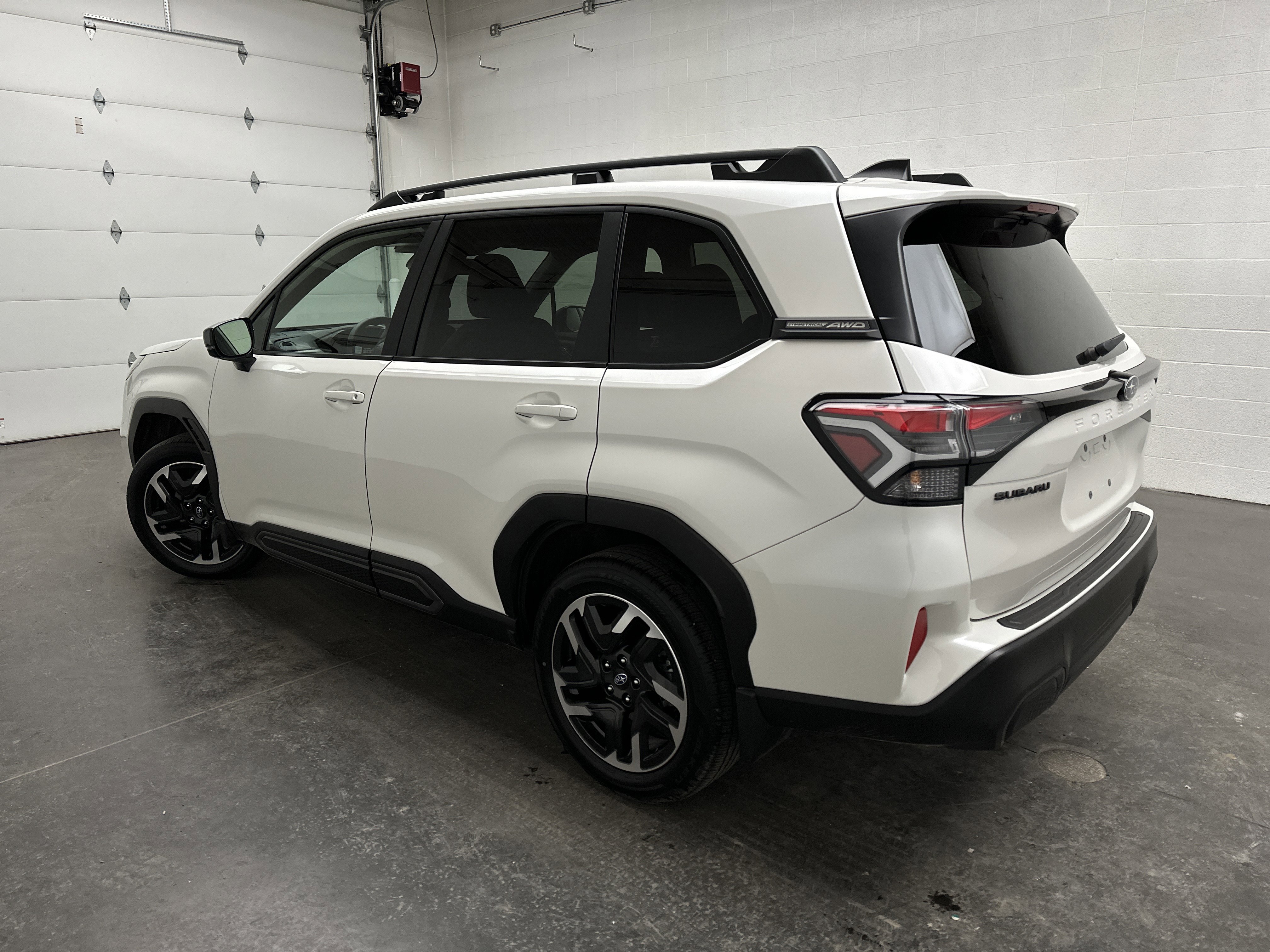 Used 2025 Subaru Forester Limited w/ Popular Package #2 image 7