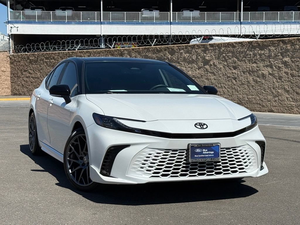 Used 2025 Toyota Camry XSE FWD image 3