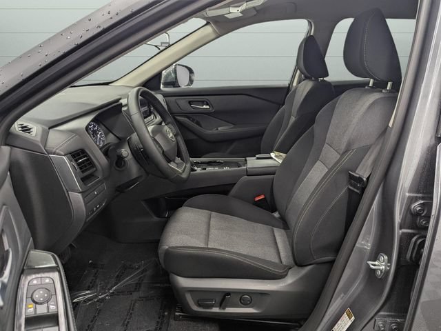 Certified 2026 Nissan Rogue SV FWD image 12