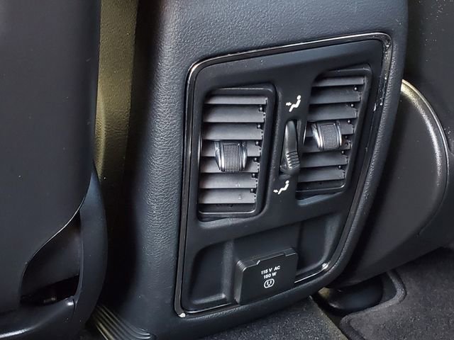 Used 2019 Jeep Grand Cherokee Laredo image 34