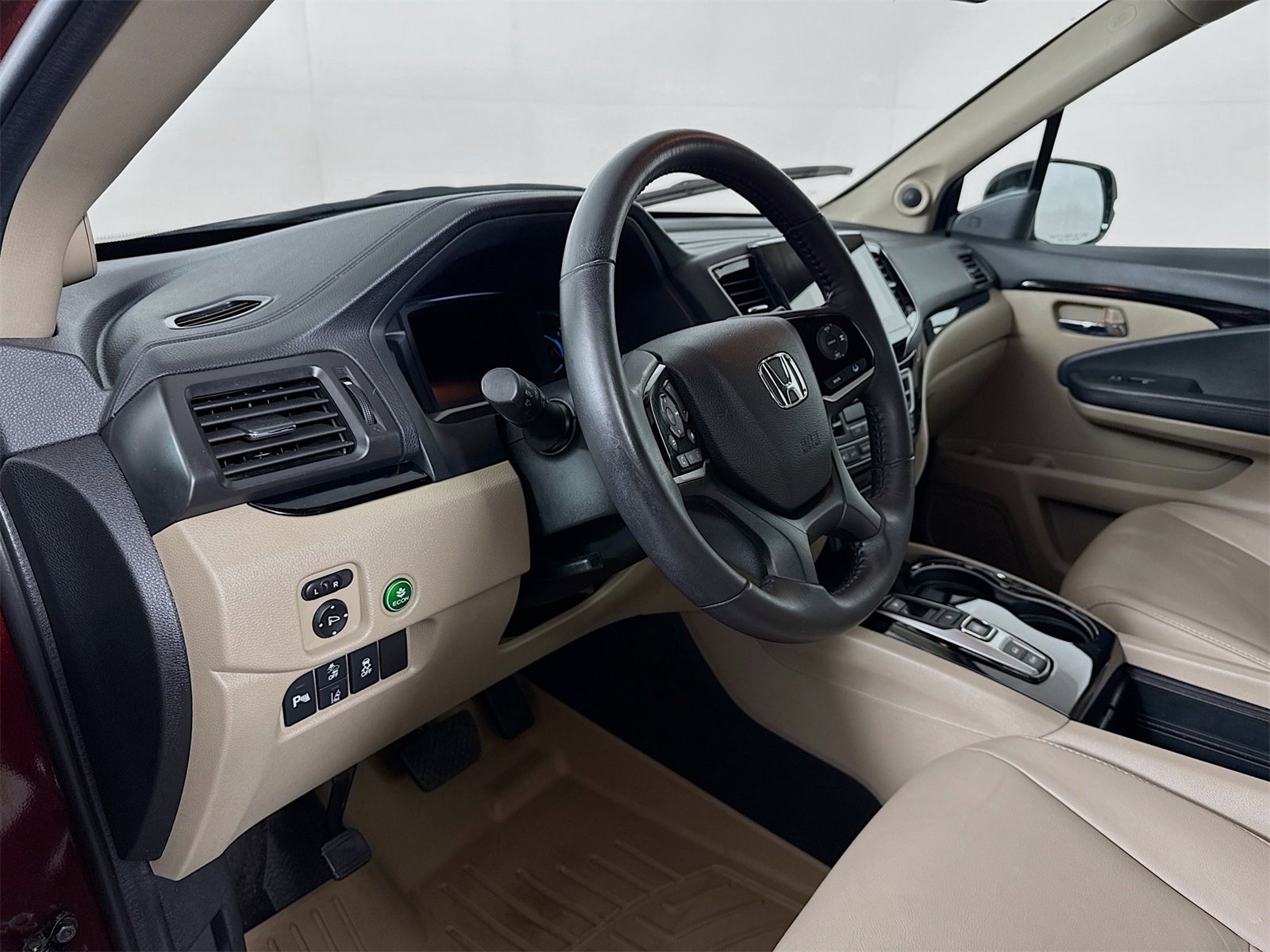 Used 2022 Honda Pilot Touring image 7