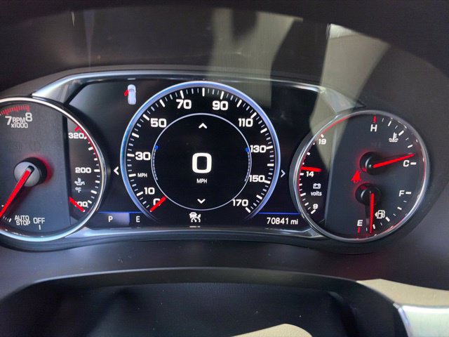 Used 2023 Chevrolet Traverse Premier FWD image 11