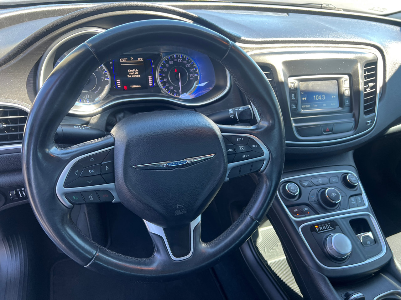 Used 2015 Chrysler 200 Limited w/ Convenience Group image 9