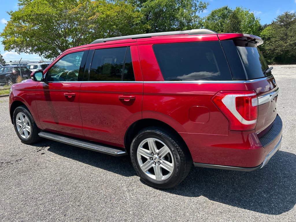 Used 2018 Ford Expedition XLT w/ Equipment Group 202A RWD image 3
