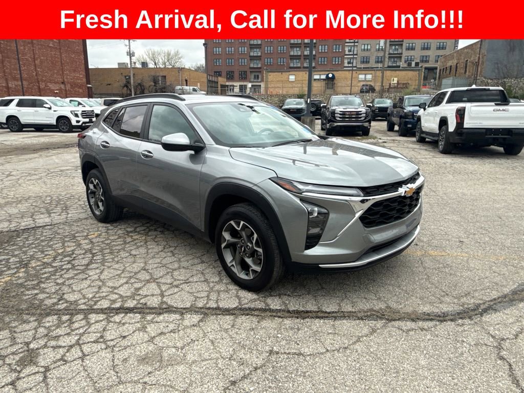 Used 2025 Chevrolet Trax LT