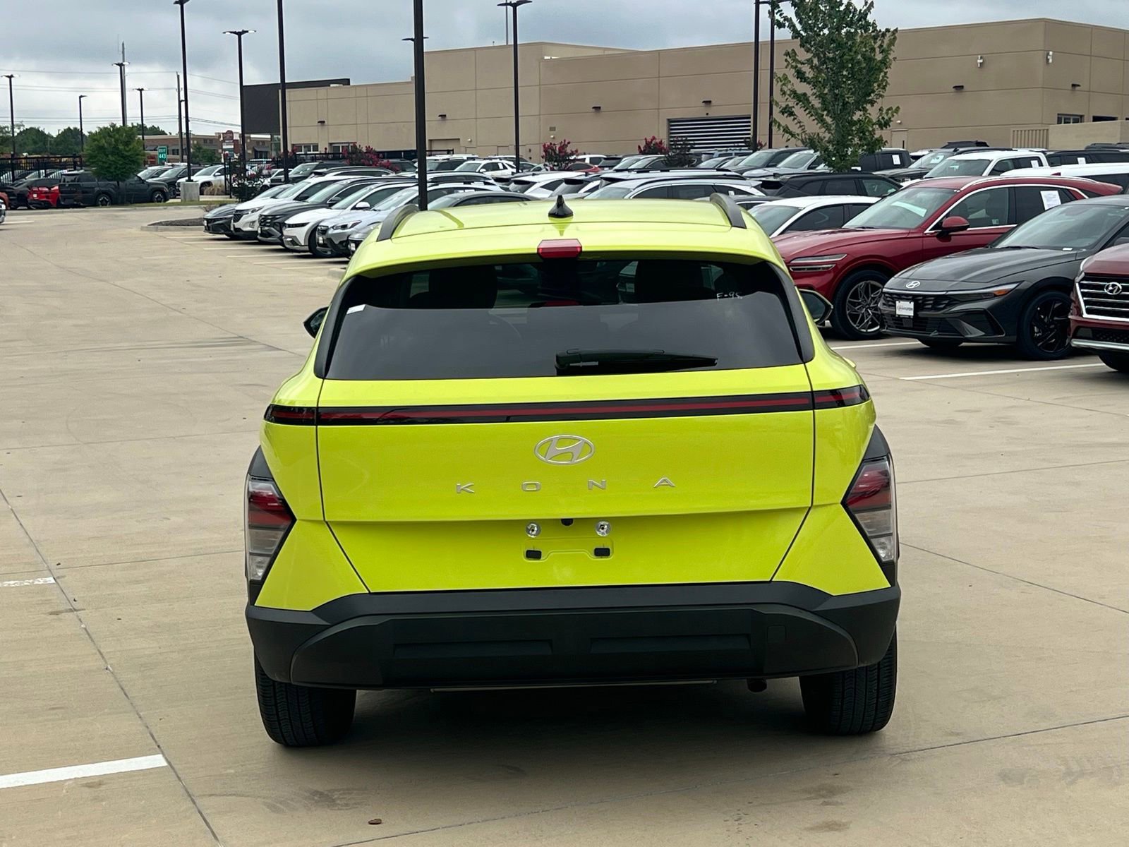 Used 2025 Hyundai Kona SEL FWD image 11