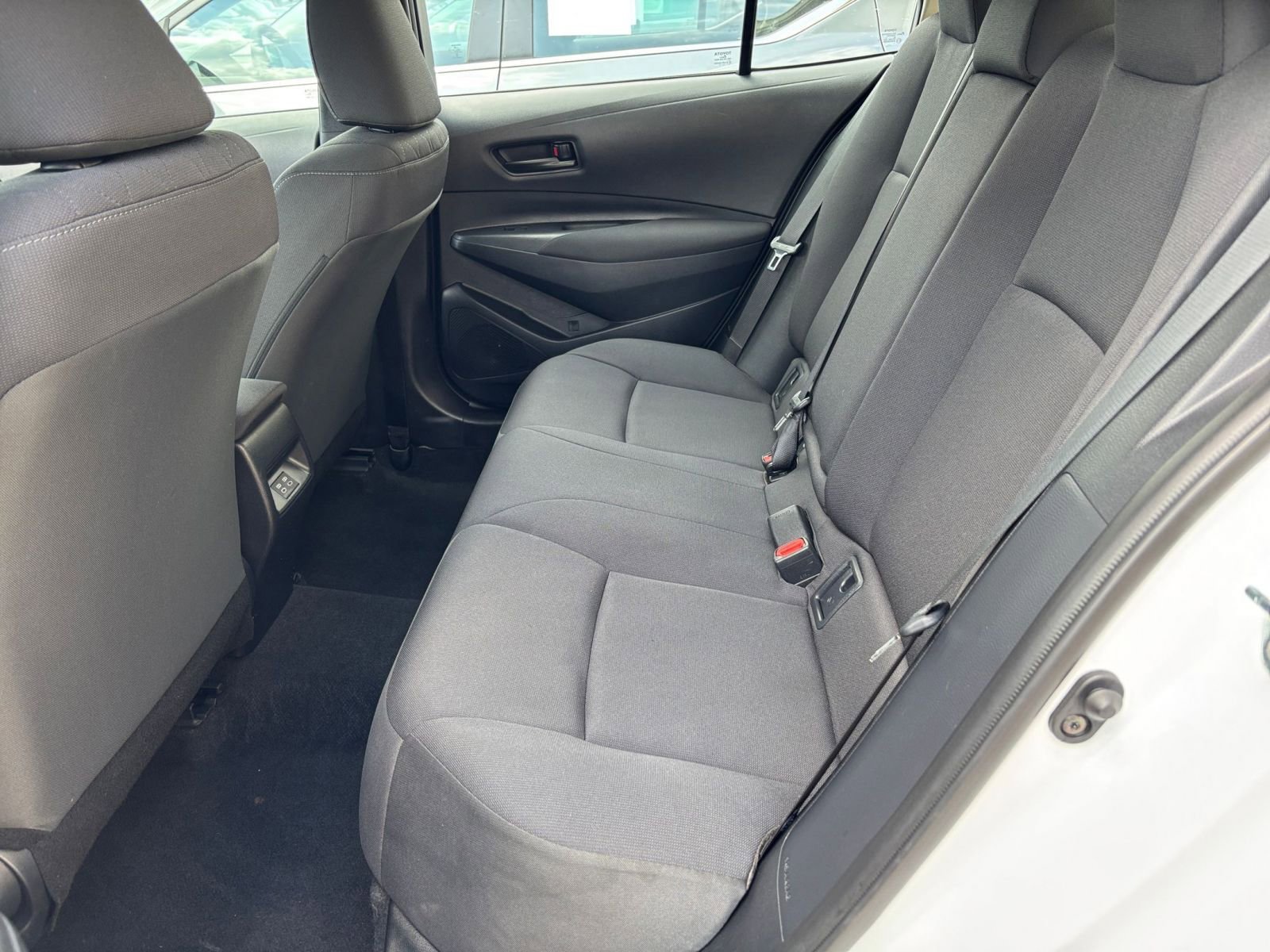 Used 2025 Toyota Corolla LE FWD image 23