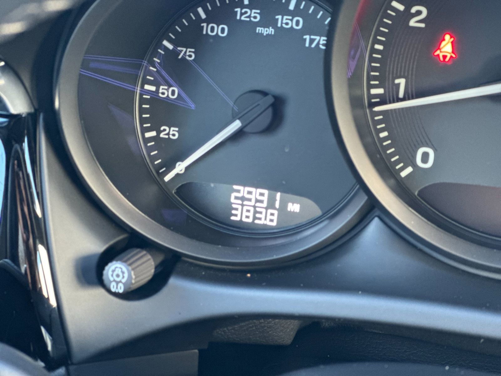 Certified 2025 Porsche Macan image 30