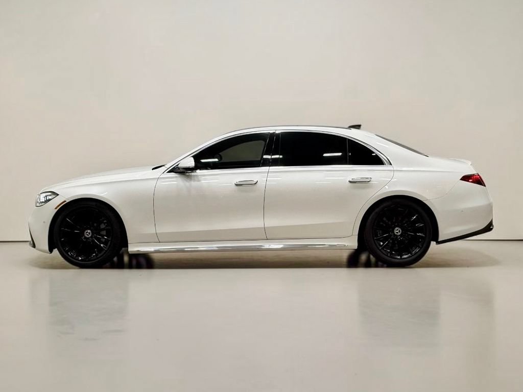 Used 2022 Mercedes-Benz S 500 4MATIC w/ AMG Line Package image 18