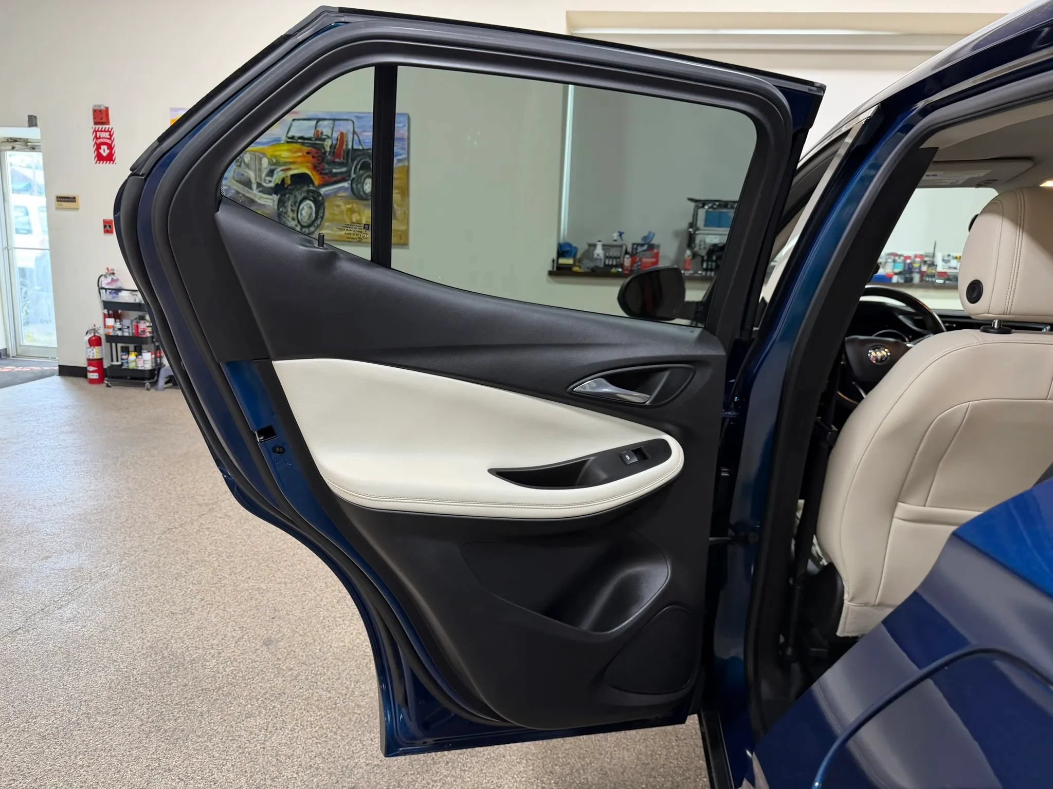 Used 2021 Buick Encore GX Essence AWD/4WD image 26