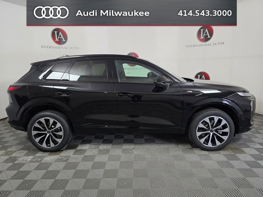 New 2026 Audi Q3 quattro 2.0T AWD/4WD image 3