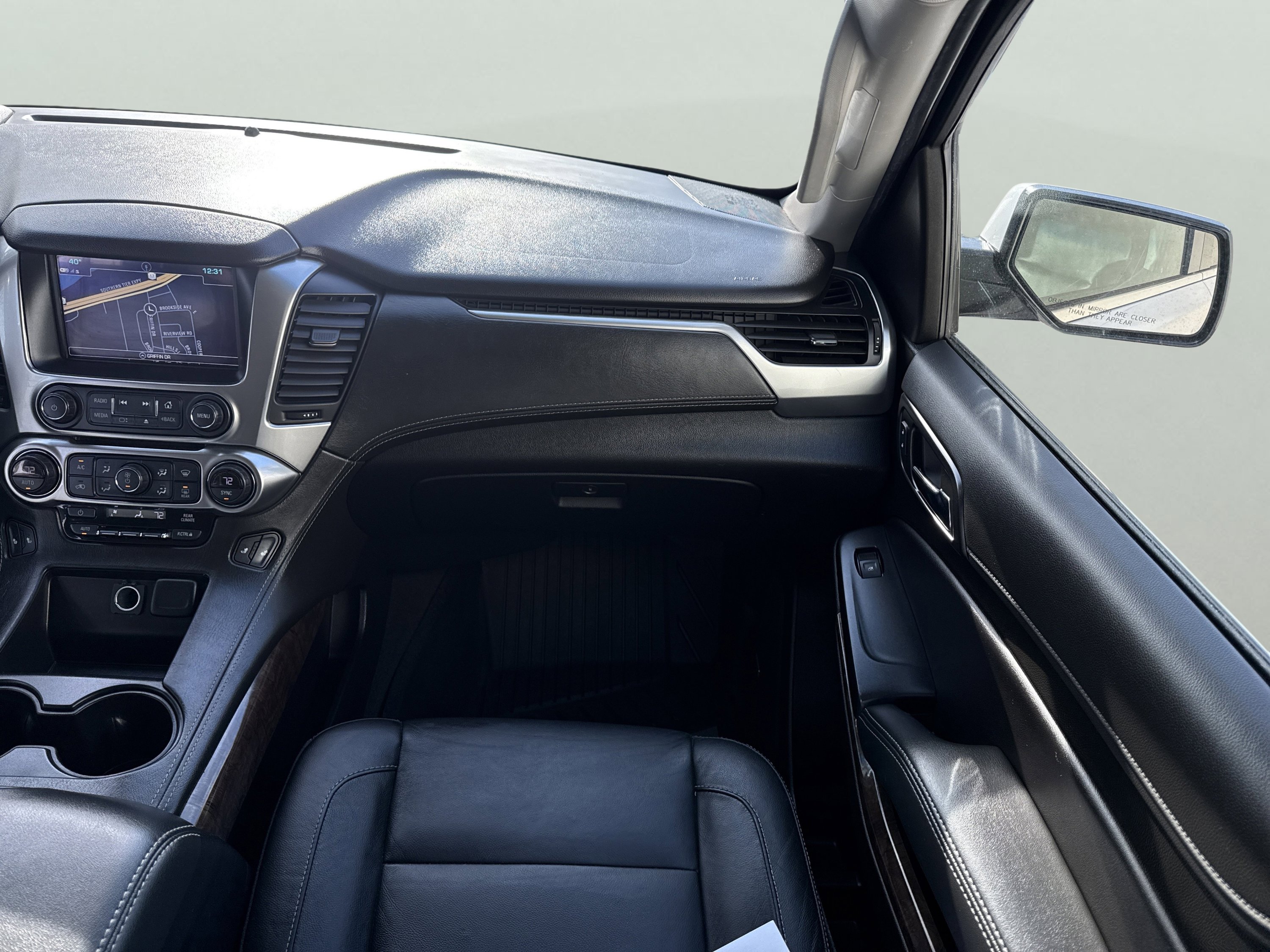 Used 2019 Chevrolet Suburban LT image 12