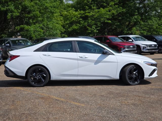 New 2026 Hyundai Elantra SEL FWD image 16
