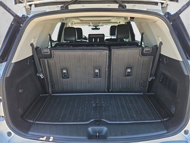 Used 2023 Nissan Pathfinder Platinum w/ Black Appearance Package FWD image 6