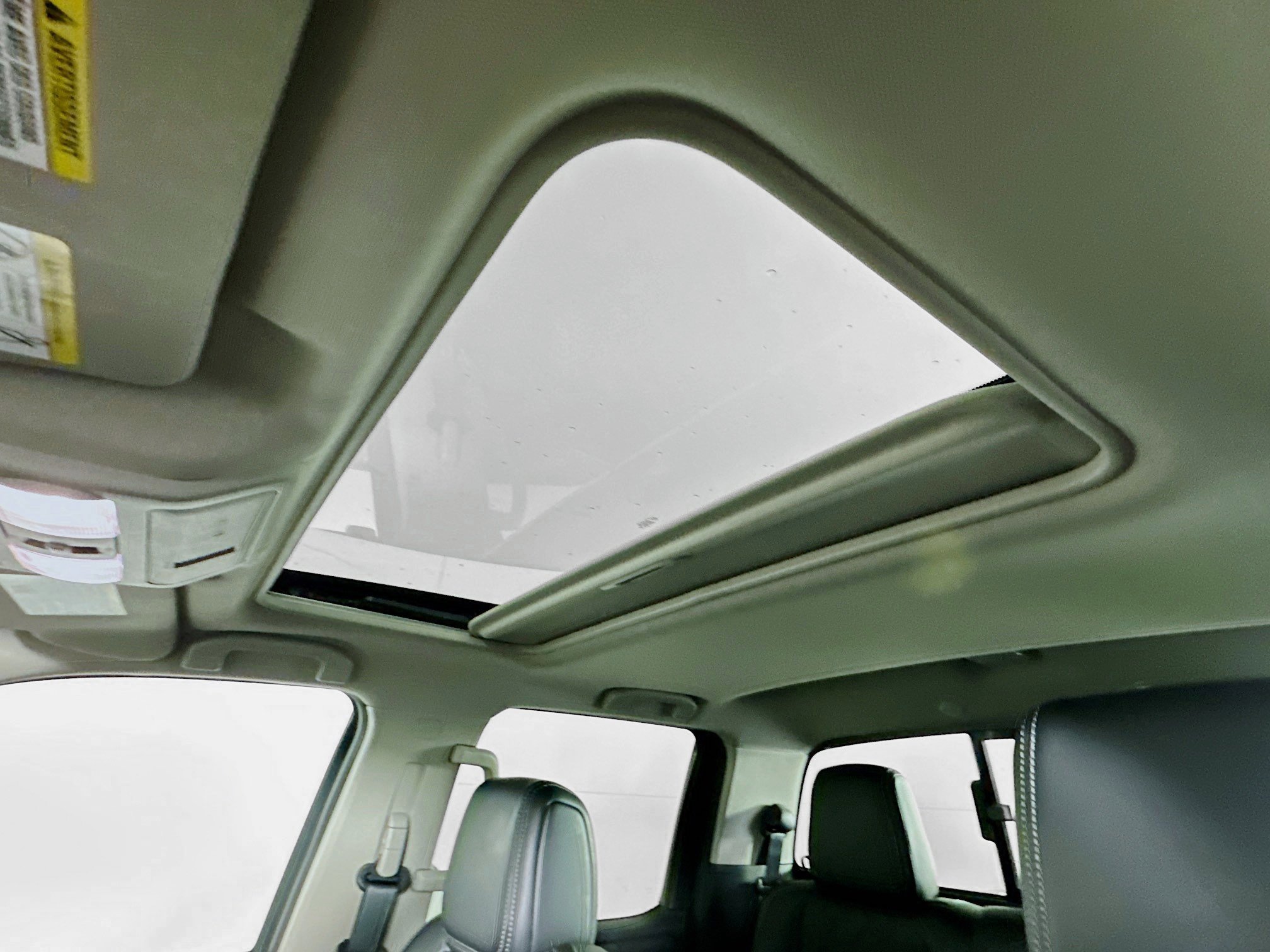 Used 2024 Nissan Frontier SL image 24