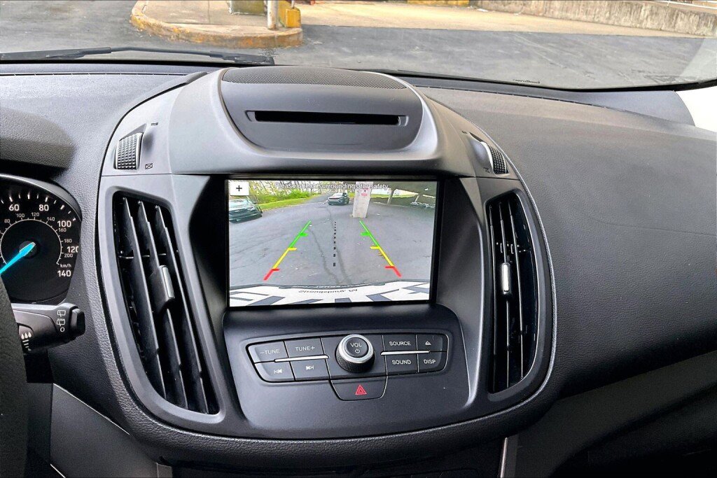 Used 2018 Ford Escape SE w/ SE Sync 3 Package AWD/4WD image 9