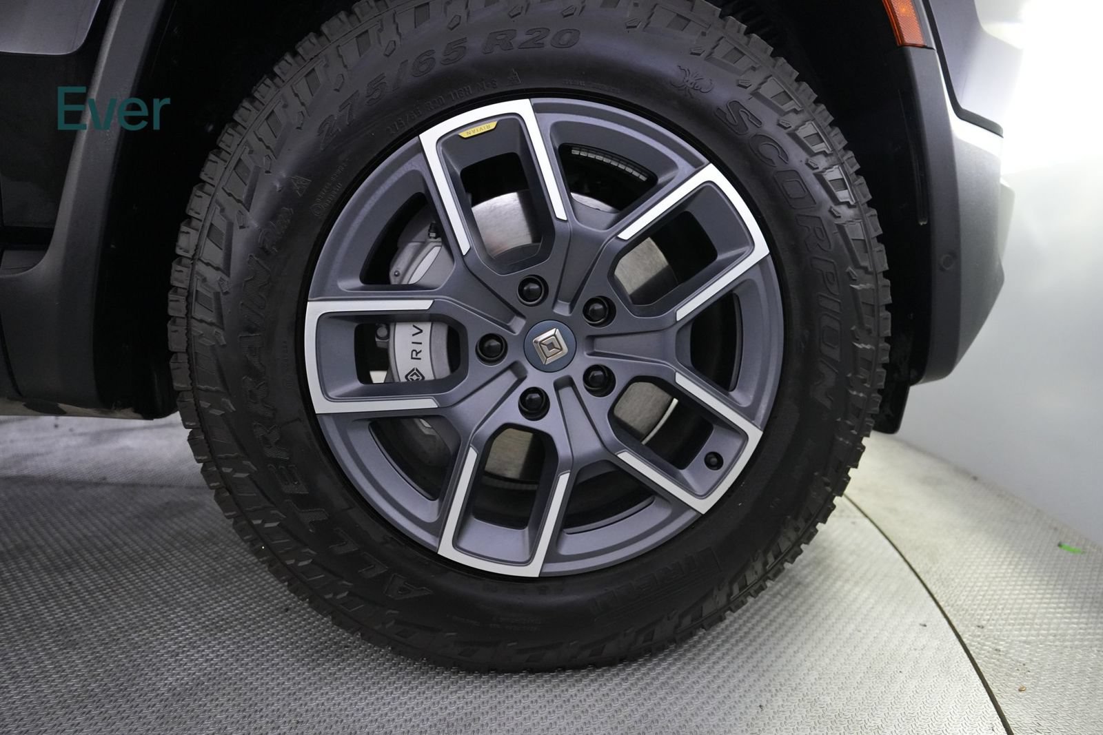 Used 2024 Rivian R1S Adventure AWD/4WD image 20