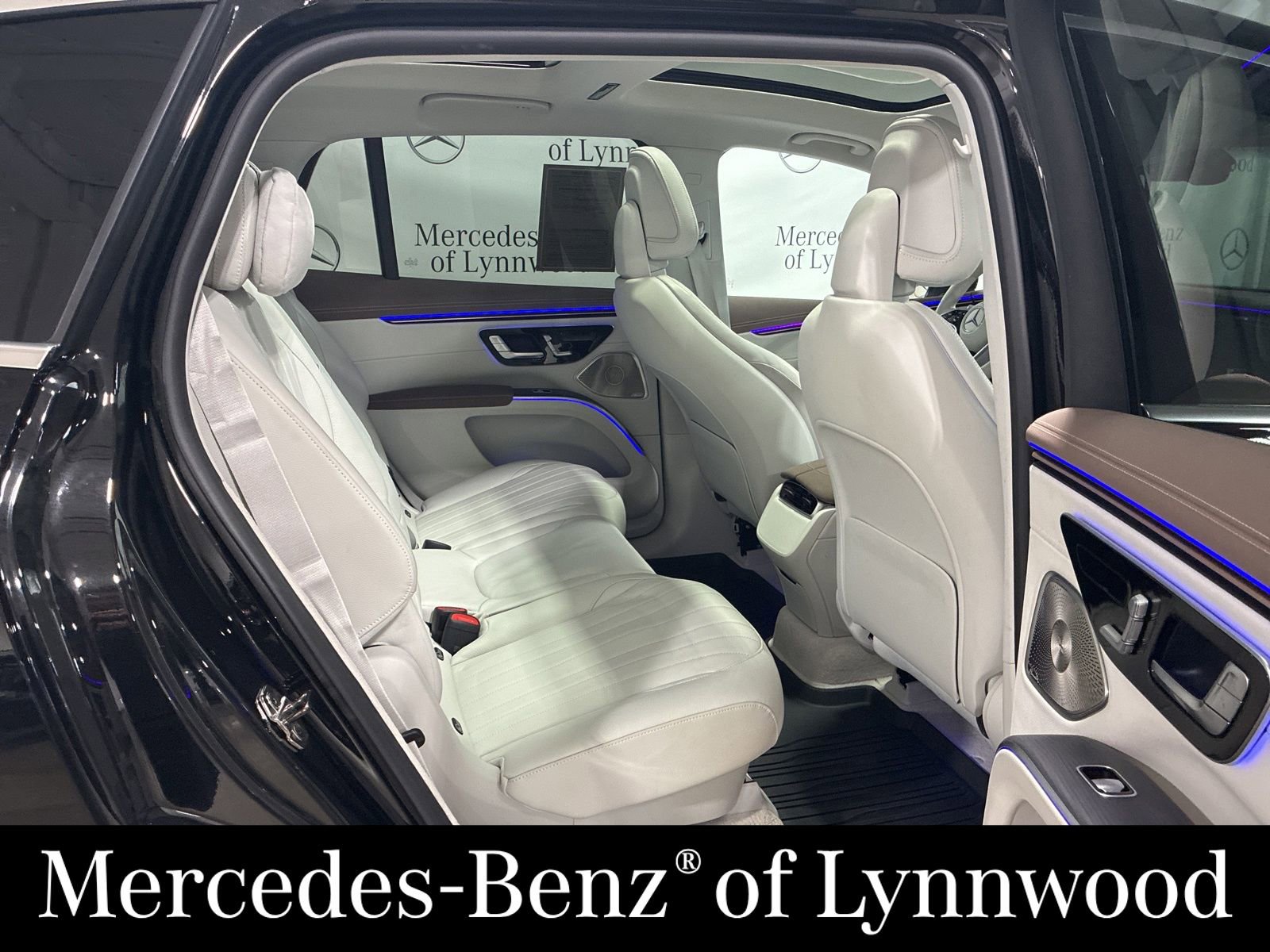 Used 2023 Mercedes-Benz EQS 580 4MATIC SUV image 26