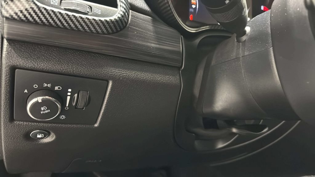 Used 2021 Jeep Grand Cherokee Altitude AWD/4WD image 33