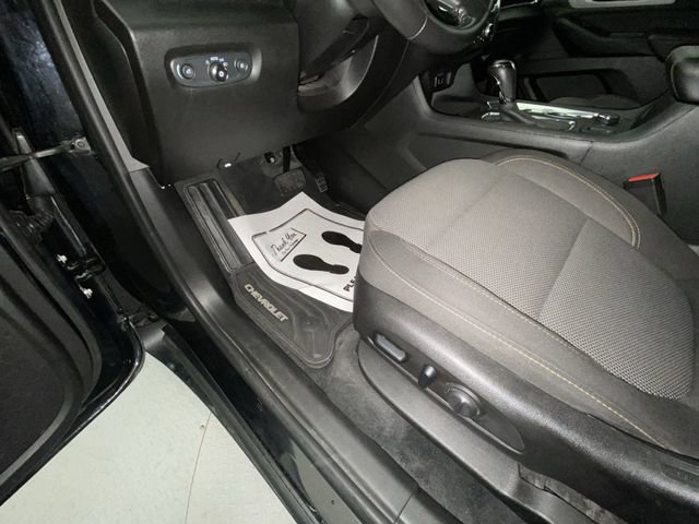 Used 2019 Chevrolet Traverse LT image 12